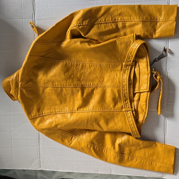 Zara Basic Outerware Women's Yellow Mustard Faux Leather Motorcyc Jacket Size XS - Picture 3 of 15